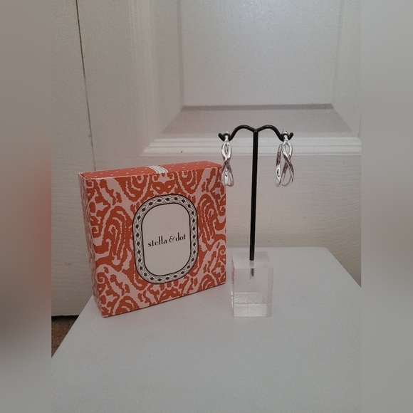 Stella & Dot Jewelry - Stella & Dot  Odette Hoop Earrings